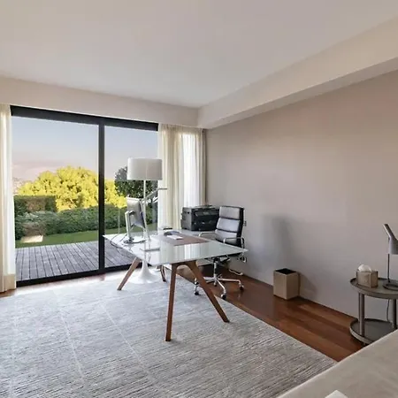 A Pied Terrasse Vue Apartment *